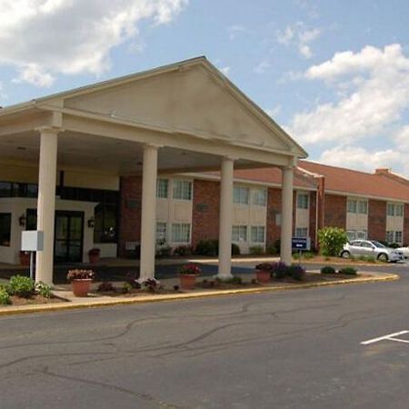 Clarion Inn Bradley Airport วินด์เซอร์ล็อกส์ ภายนอก รูปภาพ