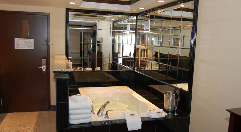 Clarion Inn Bradley Airport วินด์เซอร์ล็อกส์ ภายนอก รูปภาพ